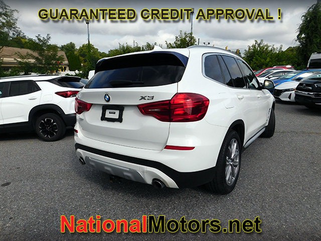 BMW X3 Vehicle Full-screen Gallery Image 06