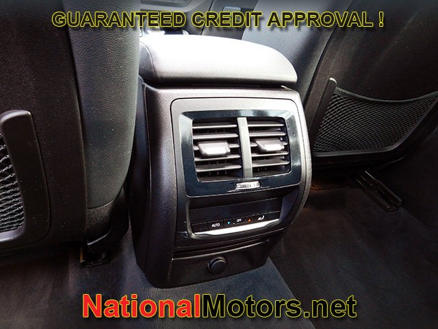 BMW X3 Vehicle Full-screen Gallery Image 17