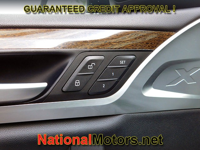 BMW X3 Vehicle Full-screen Gallery Image 20