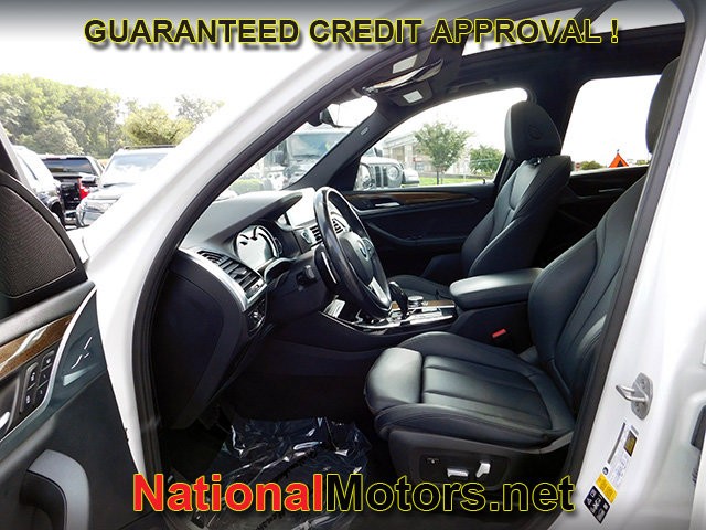 BMW X3 Vehicle Full-screen Gallery Image 21