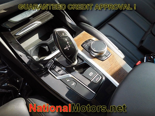 BMW X3 Vehicle Full-screen Gallery Image 27
