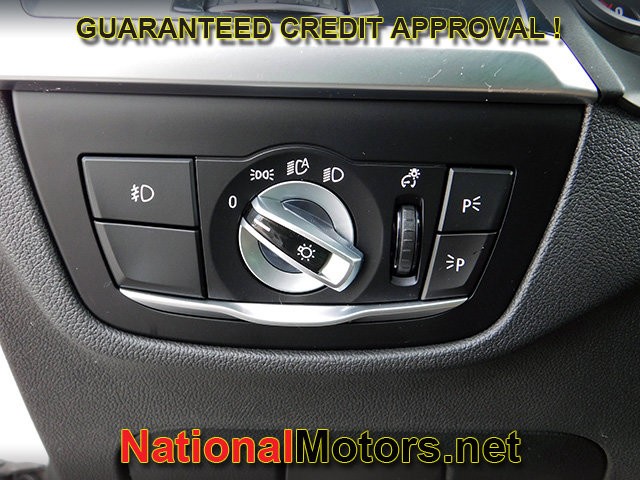 BMW X3 Vehicle Full-screen Gallery Image 32
