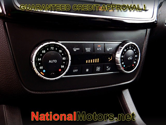 Mercedes-Benz GLE Vehicle Full-screen Gallery Image 26