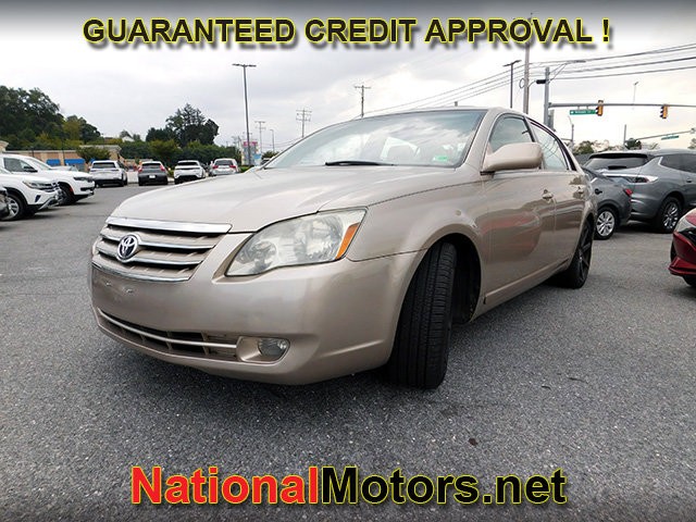 Toyota Avalon Vehicle Full-screen Gallery Image 04