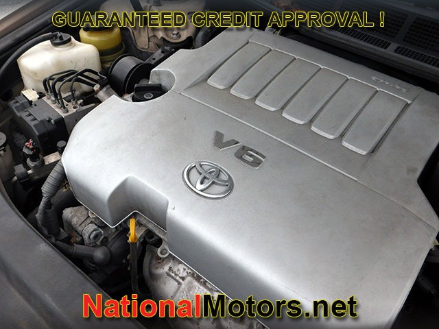 Toyota Avalon Vehicle Full-screen Gallery Image 30