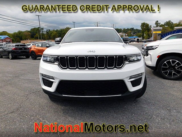 Jeep Grand Cherokee 4xe Vehicle Full-screen Gallery Image 03