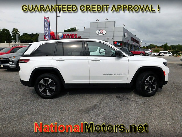 Jeep Grand Cherokee 4xe Vehicle Full-screen Gallery Image 04