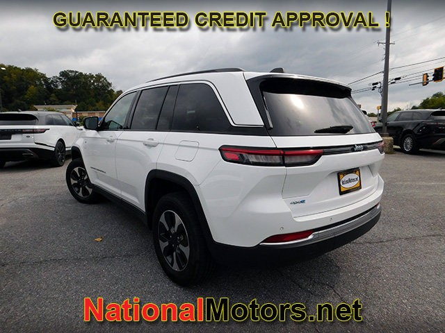 Jeep Grand Cherokee 4xe Vehicle Full-screen Gallery Image 06