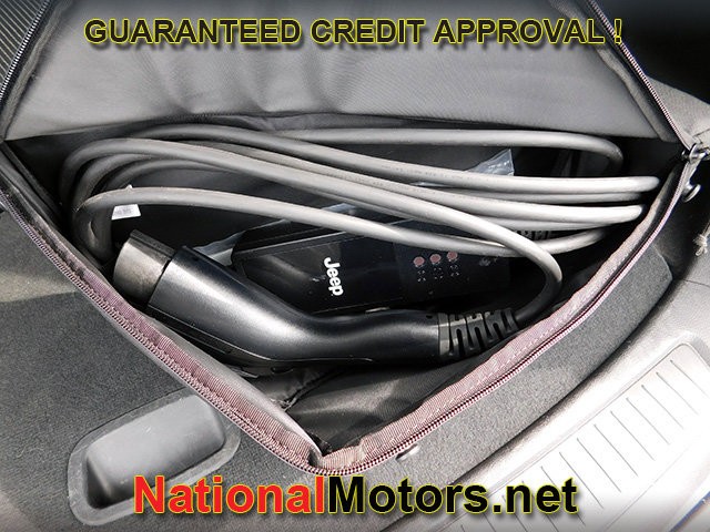 Jeep Grand Cherokee 4xe Vehicle Full-screen Gallery Image 10