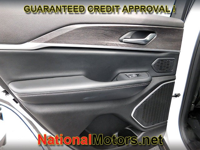 Jeep Grand Cherokee 4xe Vehicle Full-screen Gallery Image 13