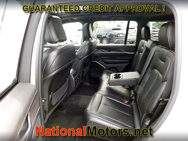 Jeep Grand Cherokee 4xe Vehicle Full-screen Gallery Image 14
