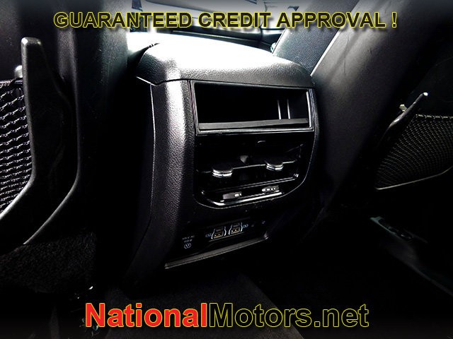 Jeep Grand Cherokee 4xe Vehicle Full-screen Gallery Image 15