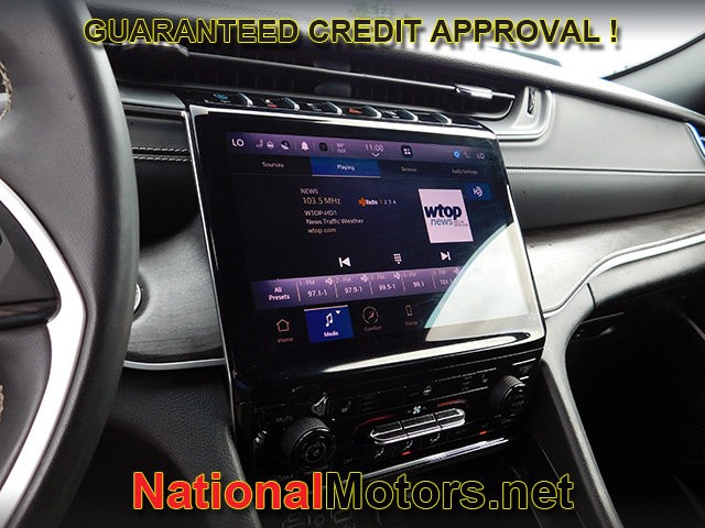 Jeep Grand Cherokee 4xe Vehicle Full-screen Gallery Image 23