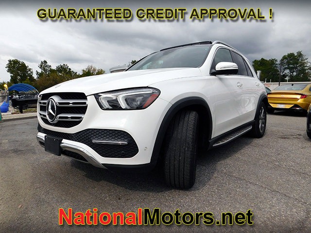 Mercedes-Benz GLE Vehicle Full-screen Gallery Image 03