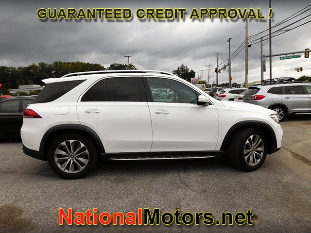 Mercedes-Benz GLE Vehicle Full-screen Gallery Image 04
