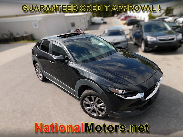 Mazda CX-30 Vehicle Full-screen Gallery Image 02