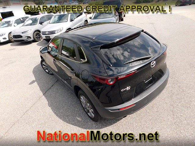Mazda CX-30 Vehicle Full-screen Gallery Image 07