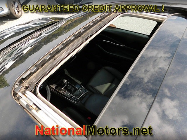 Mazda CX-30 Vehicle Full-screen Gallery Image 09