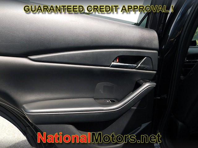 Mazda CX-30 Vehicle Full-screen Gallery Image 10