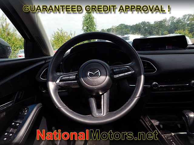 Mazda CX-30 Vehicle Full-screen Gallery Image 12