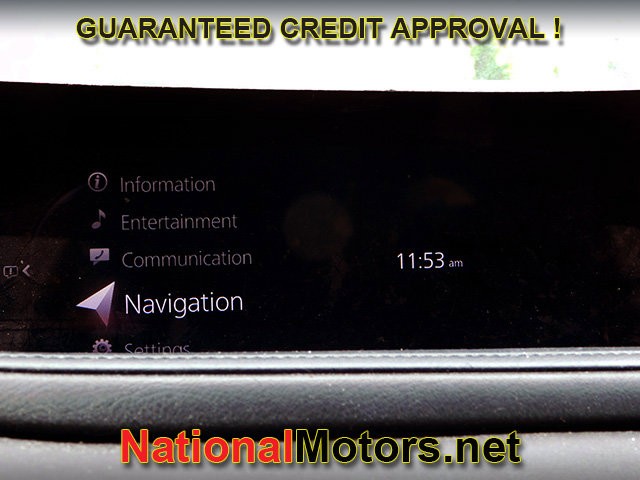 Mazda CX-30 Vehicle Full-screen Gallery Image 16