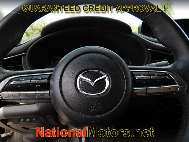 Mazda CX-30 Vehicle Full-screen Gallery Image 20
