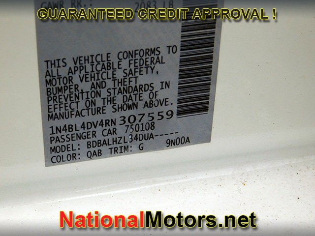 Nissan Altima Vehicle Full-screen Gallery Image 22