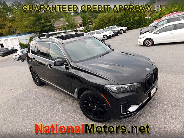 BMW X7 Vehicle Full-screen Gallery Image 02