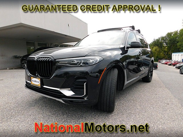 BMW X7 Vehicle Full-screen Gallery Image 04