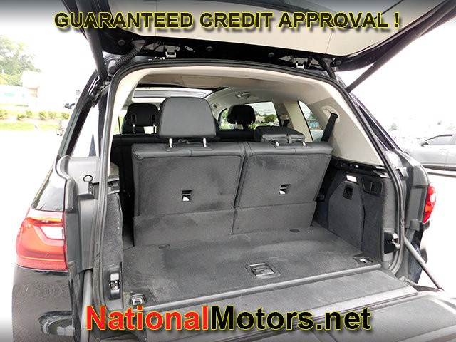 BMW X7 Vehicle Full-screen Gallery Image 08