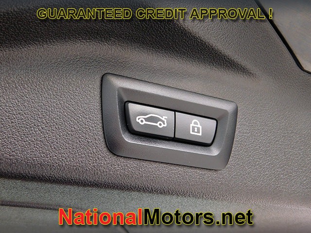 BMW X7 Vehicle Full-screen Gallery Image 11