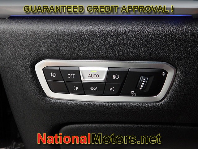 BMW X7 Vehicle Full-screen Gallery Image 30