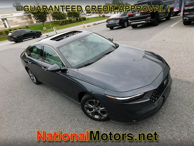 Honda Accord Sedan Vehicle Full-screen Gallery Image 02