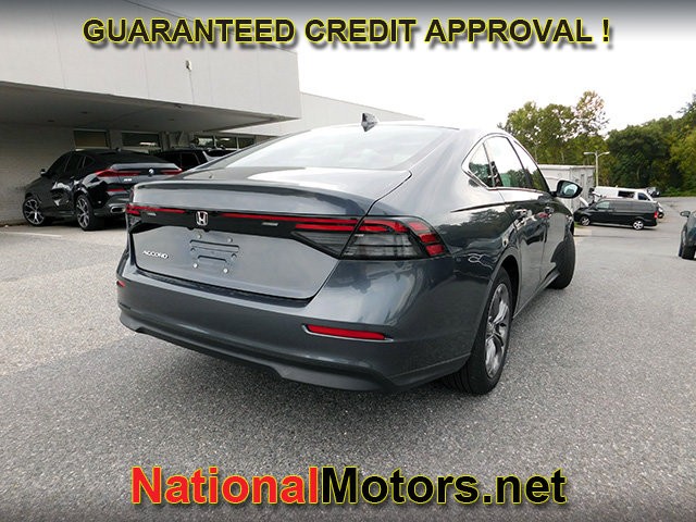 Honda Accord Sedan Vehicle Full-screen Gallery Image 06