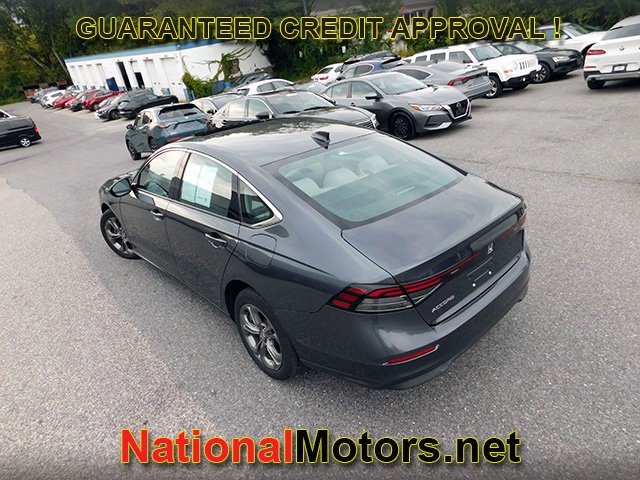Honda Accord Sedan Vehicle Full-screen Gallery Image 07