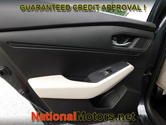 Honda Accord Sedan Vehicle Full-screen Gallery Image 10
