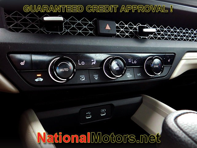 Honda Accord Sedan Vehicle Full-screen Gallery Image 17