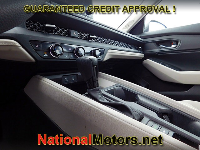 Honda Accord Sedan Vehicle Full-screen Gallery Image 18