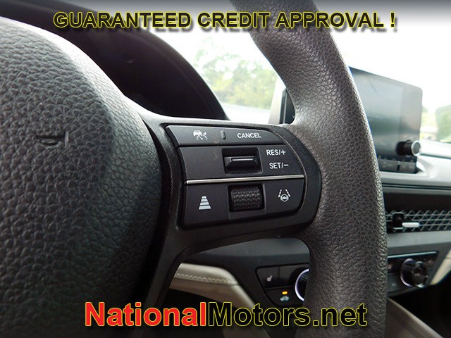 Honda Accord Sedan Vehicle Full-screen Gallery Image 19
