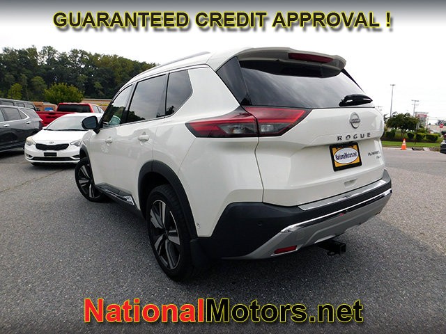 Nissan Rogue Vehicle Full-screen Gallery Image 07