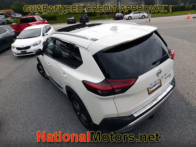 Nissan Rogue Vehicle Full-screen Gallery Image 08