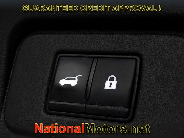 Nissan Rogue Vehicle Full-screen Gallery Image 12