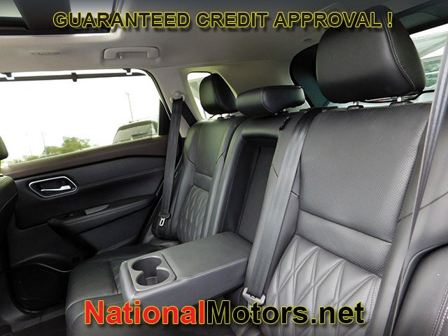 Nissan Rogue Vehicle Full-screen Gallery Image 16