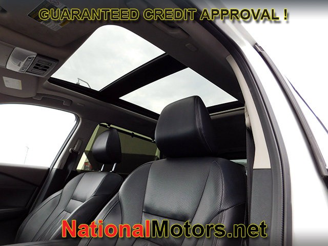 Nissan Rogue Vehicle Full-screen Gallery Image 21