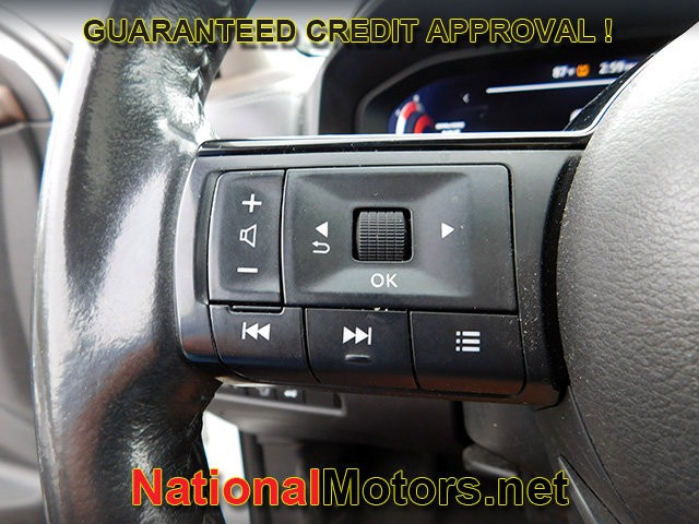 Nissan Rogue Vehicle Full-screen Gallery Image 27