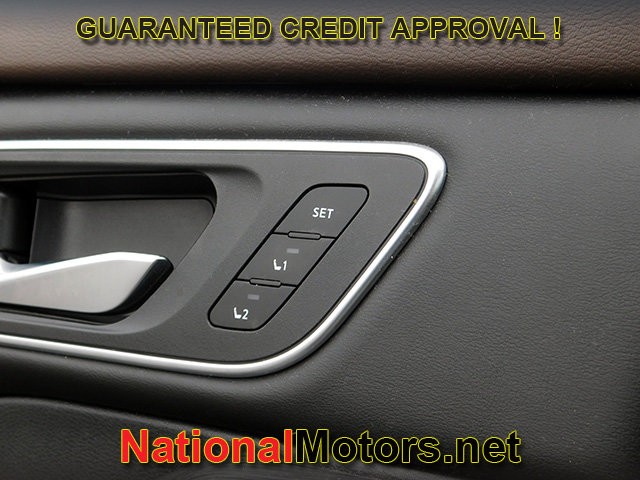 Nissan Rogue Vehicle Full-screen Gallery Image 30
