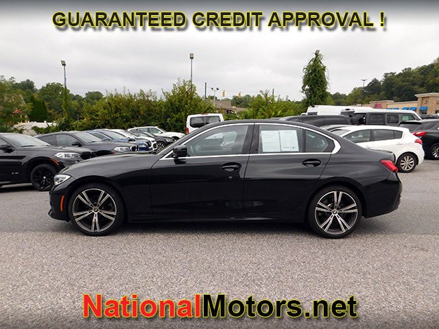 BMW 3 Series Vehicle Full-screen Gallery Image 02