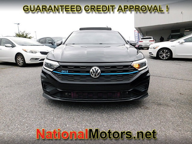 Volkswagen Jetta GLI Vehicle Full-screen Gallery Image 03