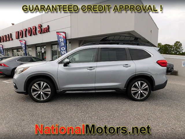 Subaru Ascent Vehicle Full-screen Gallery Image 02