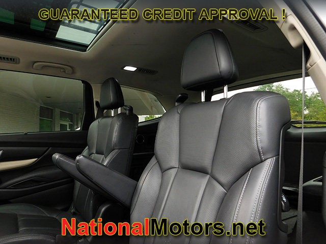 Subaru Ascent Vehicle Full-screen Gallery Image 13